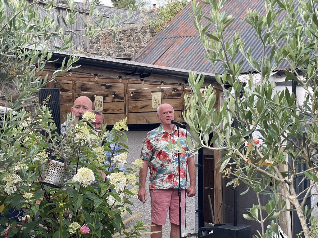 GC3 Hiding in the bushes